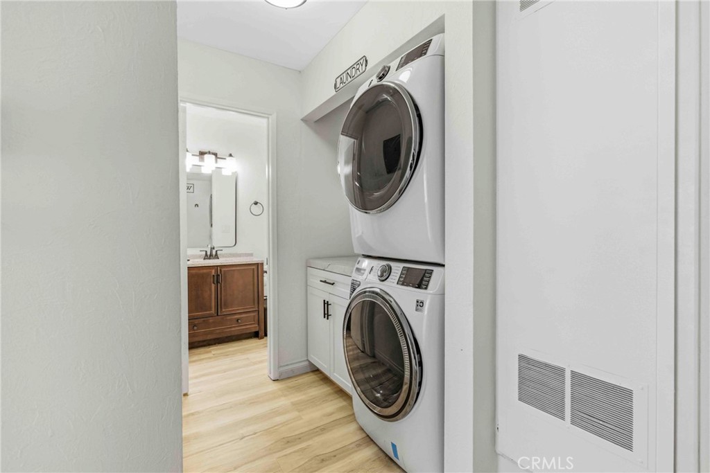 1124 S Clifpark C37P