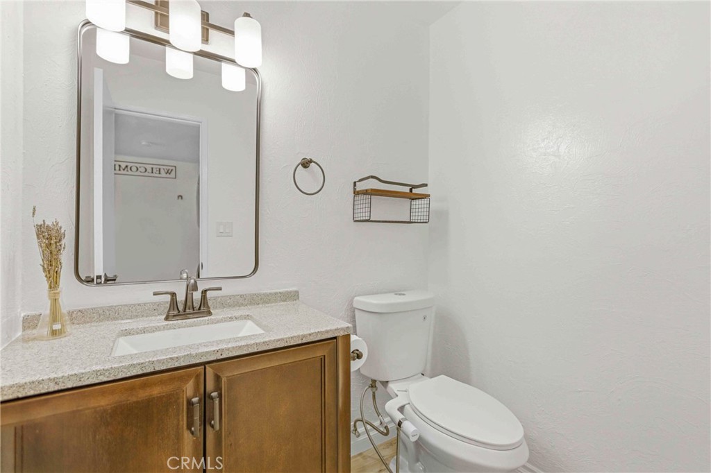 1124 S Clifpark C37P