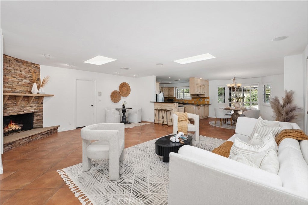 986 Post Road, Costa Mesa CA 92626 - Photo 15