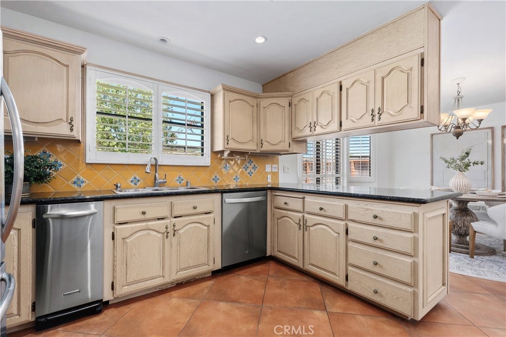986 Post Road, Costa Mesa CA 92626 - Photo 24