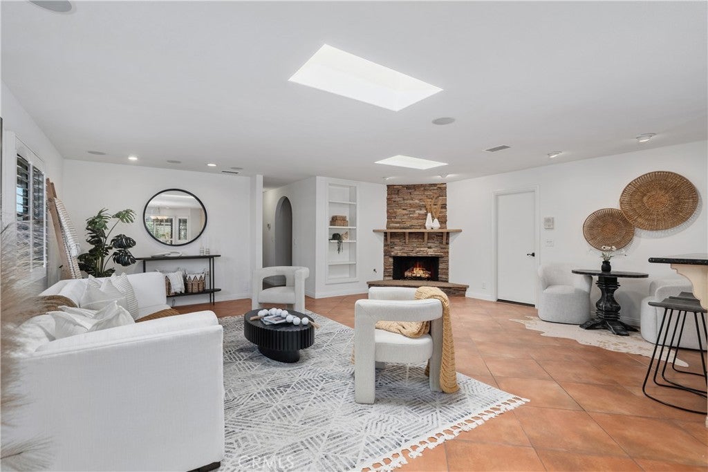 986 Post Road, Costa Mesa CA 92626 - Photo 11