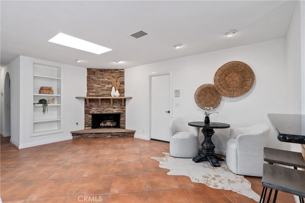 986 Post Road, Costa Mesa CA 92626 - Photo 16