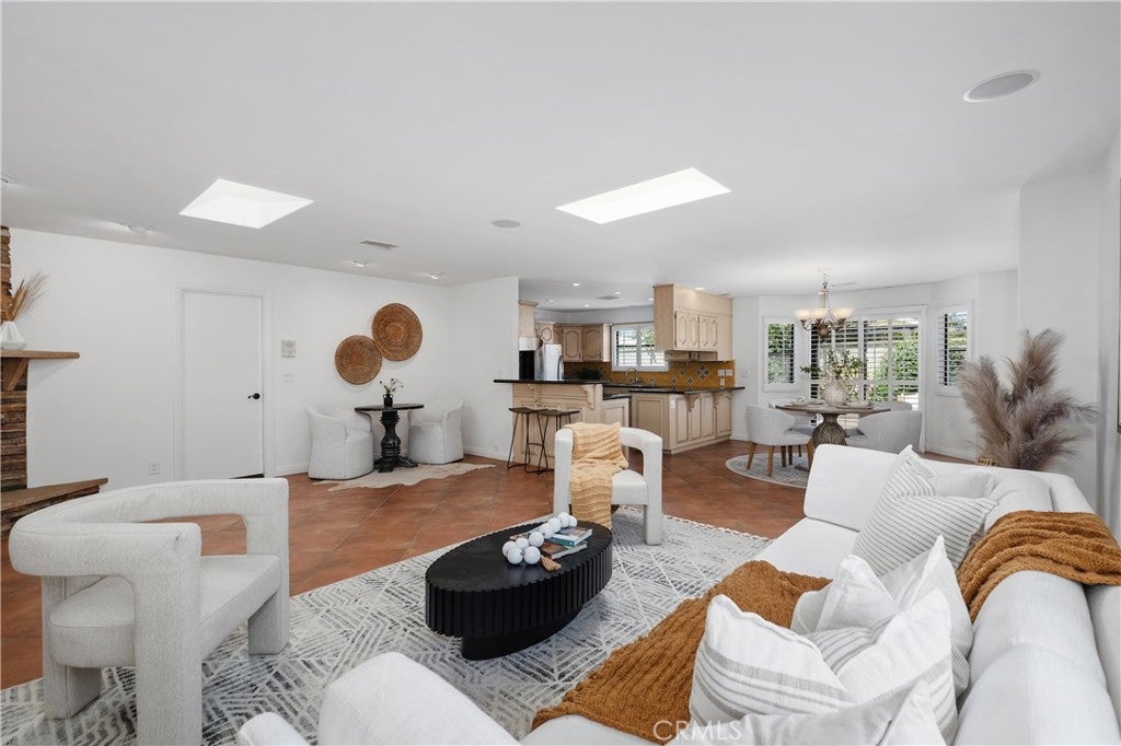 986 Post Road, Costa Mesa CA 92626 - Photo 8