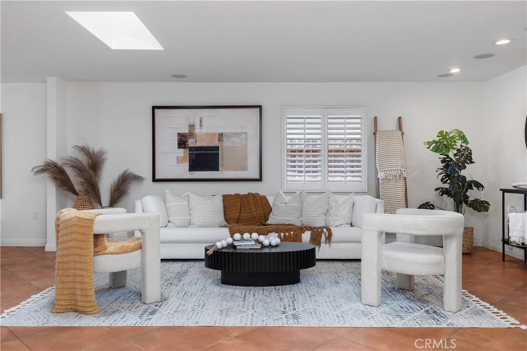 986 Post Road, Costa Mesa CA 92626 - Photo 9