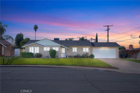 Photo of 3670 Upper Terrace Dr, Riverside, CA 92505 (MLS # IV25256679)