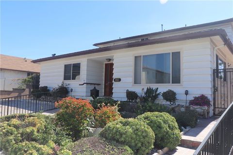 Photo of 985 W 9th St, San Pedro, CA 90731 (MLS # SB26056457)