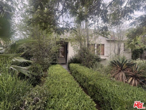 Photo of 11842 Ocean Park Boulevard, Los Angeles, CA 90064 (MLS # 26985537)