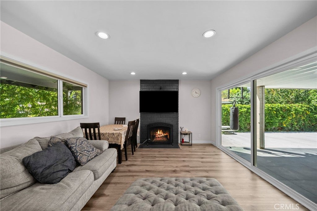 8043 Sunnybrae