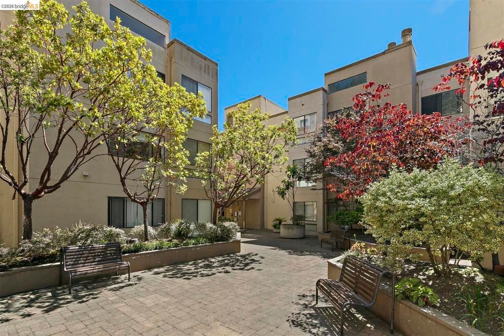 Photo of 545 Pierce St St #1306, Albany, CA 94706 (MLS # 41129025)