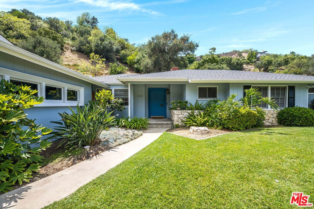 3331 Longridge Avenue