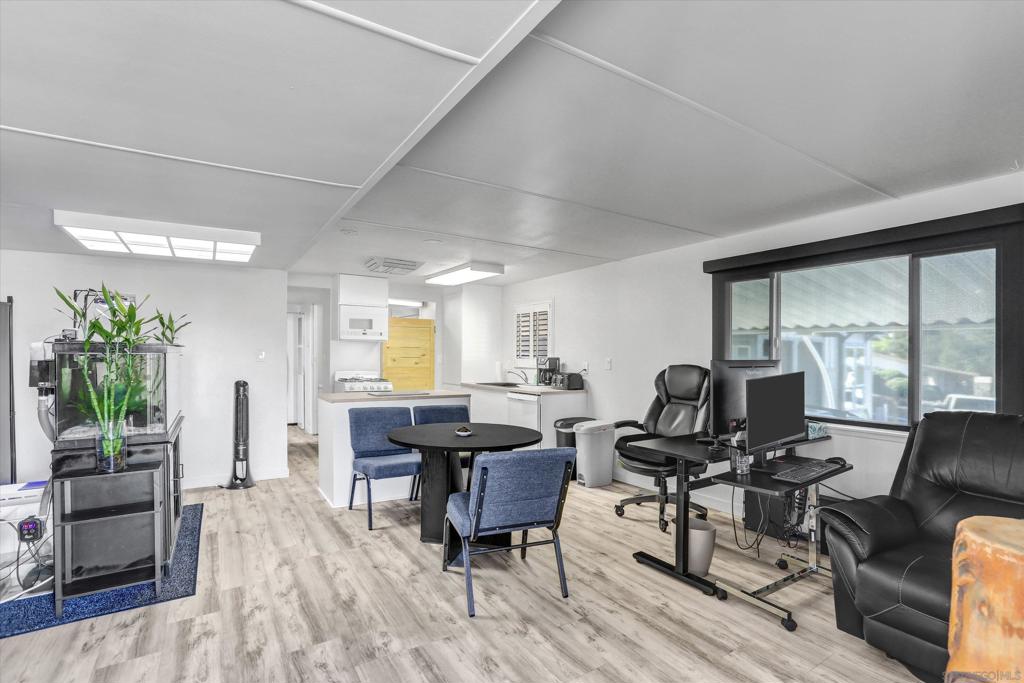 Properties 4 2400 Alpine Blvd 17