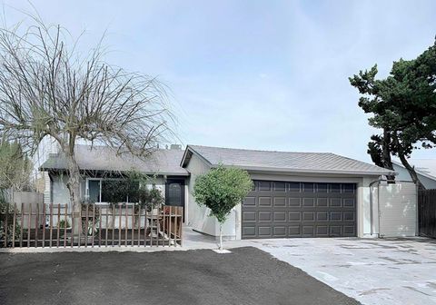 Photo of 1651 W Beverly Pl Pl, Tracy, CA 95376 (MLS # 41123297)