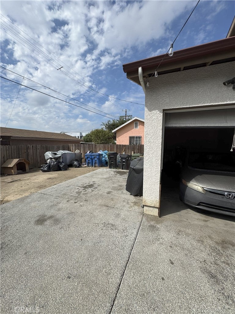 1192 E 48th St, East Los Angeles CA 90011