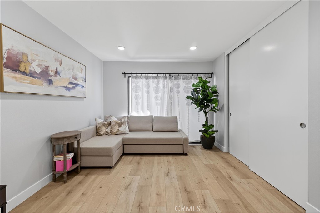 Lake Forest Keys (LK) - Residential