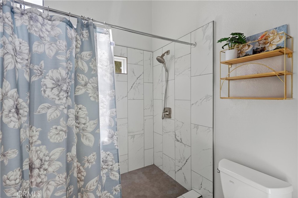 Lake Forest Keys (LK) - Residential