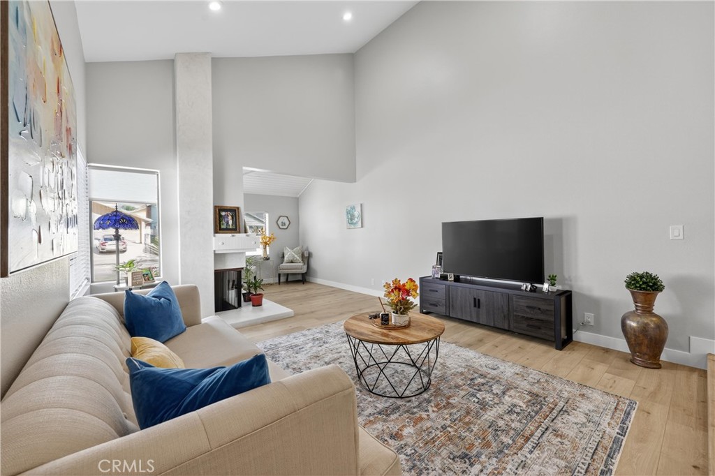 Lake Forest Keys (LK) - Residential