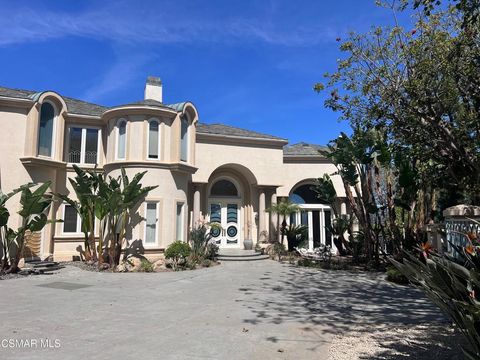 3303 Clerendon Road Beverly Hills CA 90210