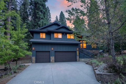 Photo of 915 Golf Club RD, Lake Almanor Peninsula, CA 96137 (MLS # SN26099761)