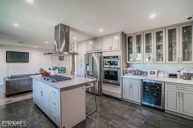 Properties 2 6656 Columbus Avenue