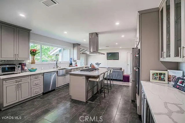 Properties 3 6656 Columbus Avenue