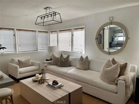 115 Amethyst 1/2 Newport Beach CA 92662