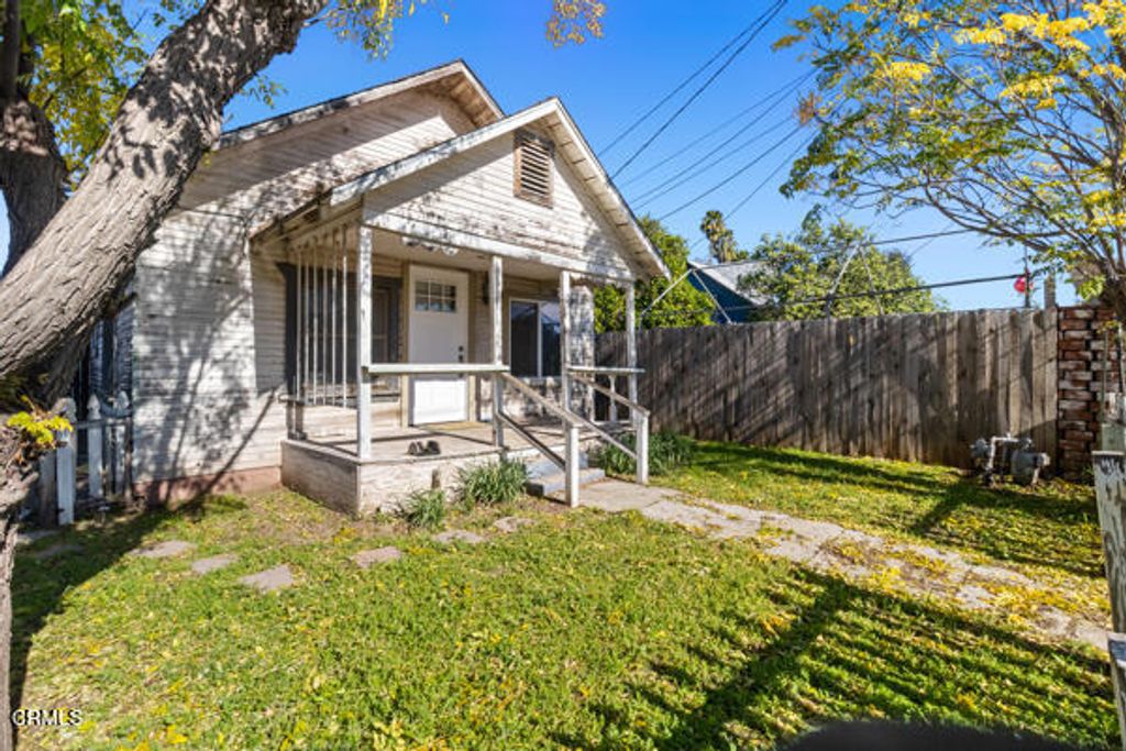 Photo of 949 Blaine Avenue, Fillmore, CA 93015 (MLS # V1-34155)