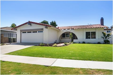 Photo of 1110 Redding Ave Ave, Costa Mesa, CA 92626 (MLS # OC25158793)