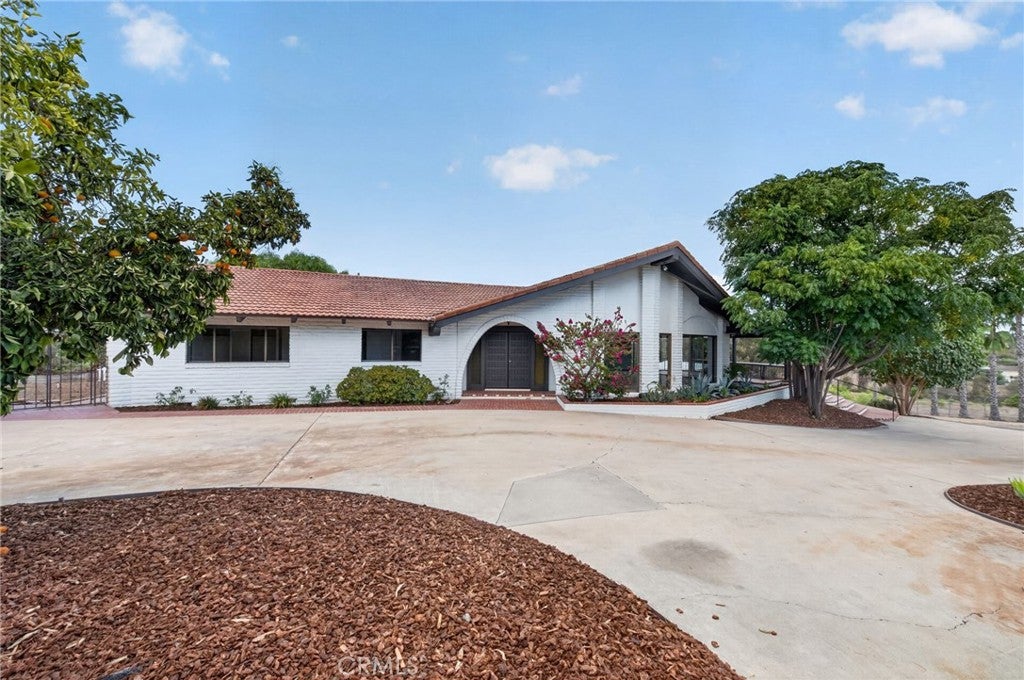 2801 E Mission Road