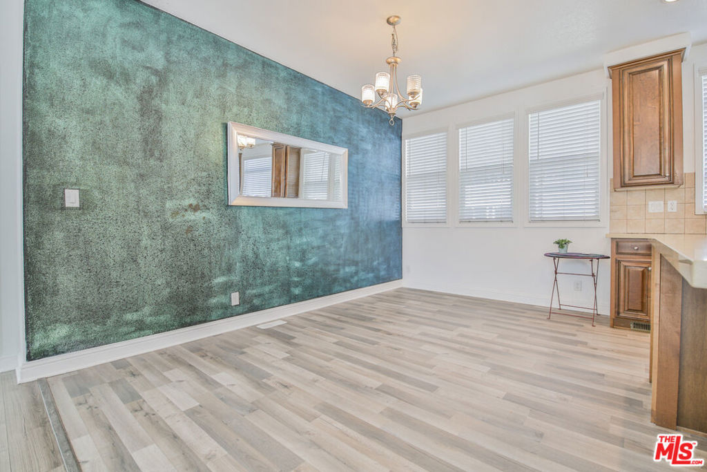 3595 Santa Fe Avenue 115