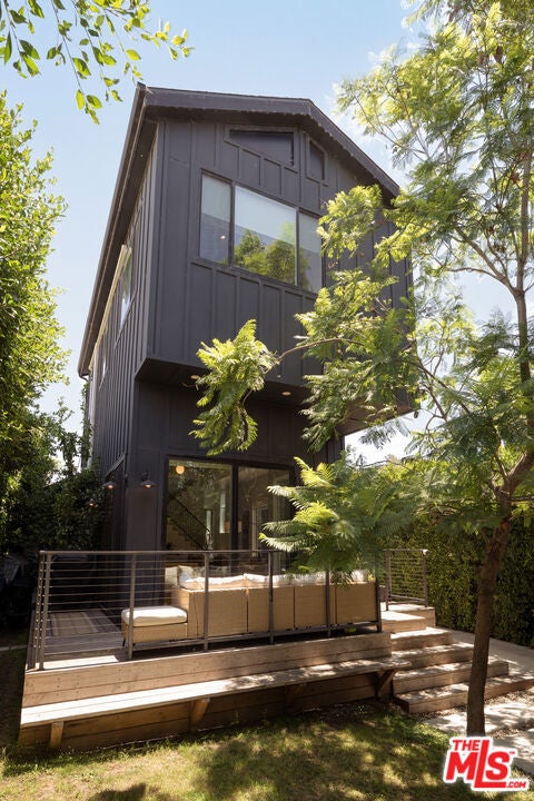 2418 Dallas Street
