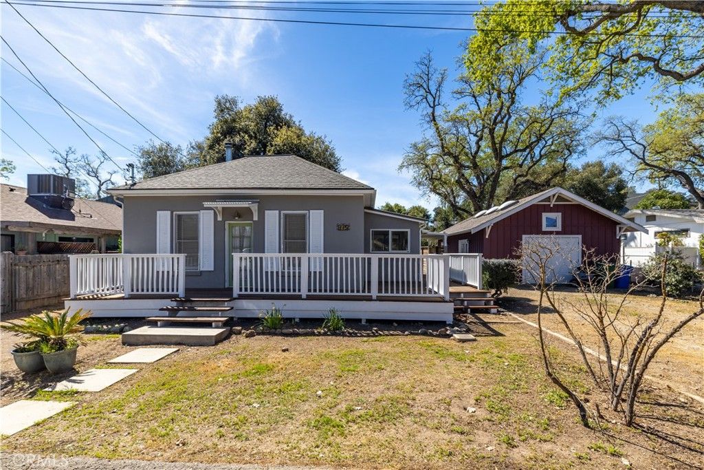 Photo of 115 2nd St, Templeton, CA 93465 (MLS # NS26056260)