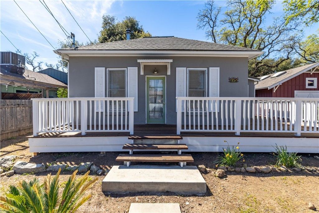 Photo of 115 2nd St, Templeton, CA 93465 (MLS # NS26056260)