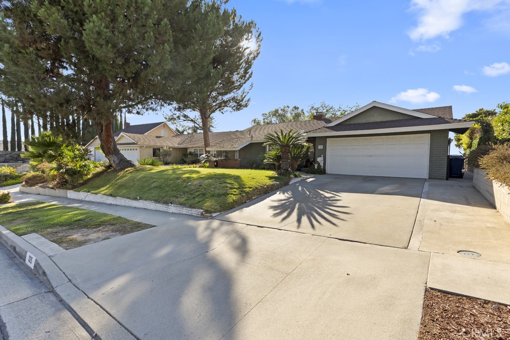 325 El Encino