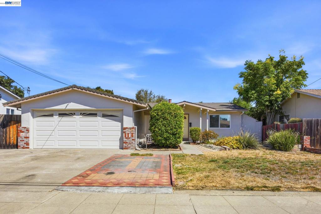 33438 University Dr DR