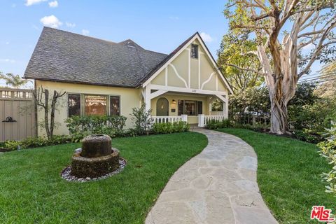 Photo of 602 11th Street, Santa Monica, CA 90402 (MLS # 26656417)