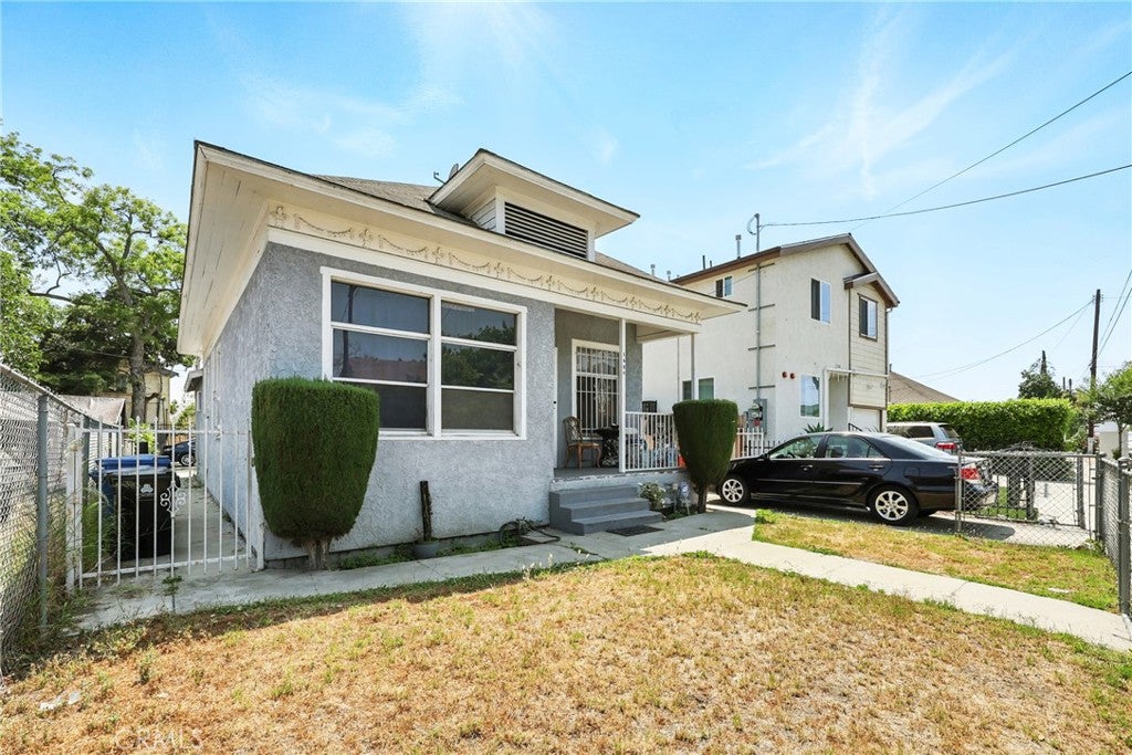 1600 E. 33rd St