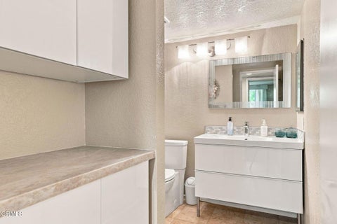 Tiny photo for 2253 Martinique Lane, Oxnard, CA 93035 (MLS # V1-37488)
