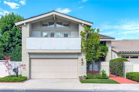 Photo of 9 Teakwood, Irvine, CA 92612 (MLS # OC26189525)