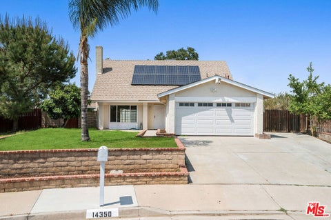 Photo of 14350 Agave Street, Moreno Valley, CA 92553 (MLS # 26860115)
