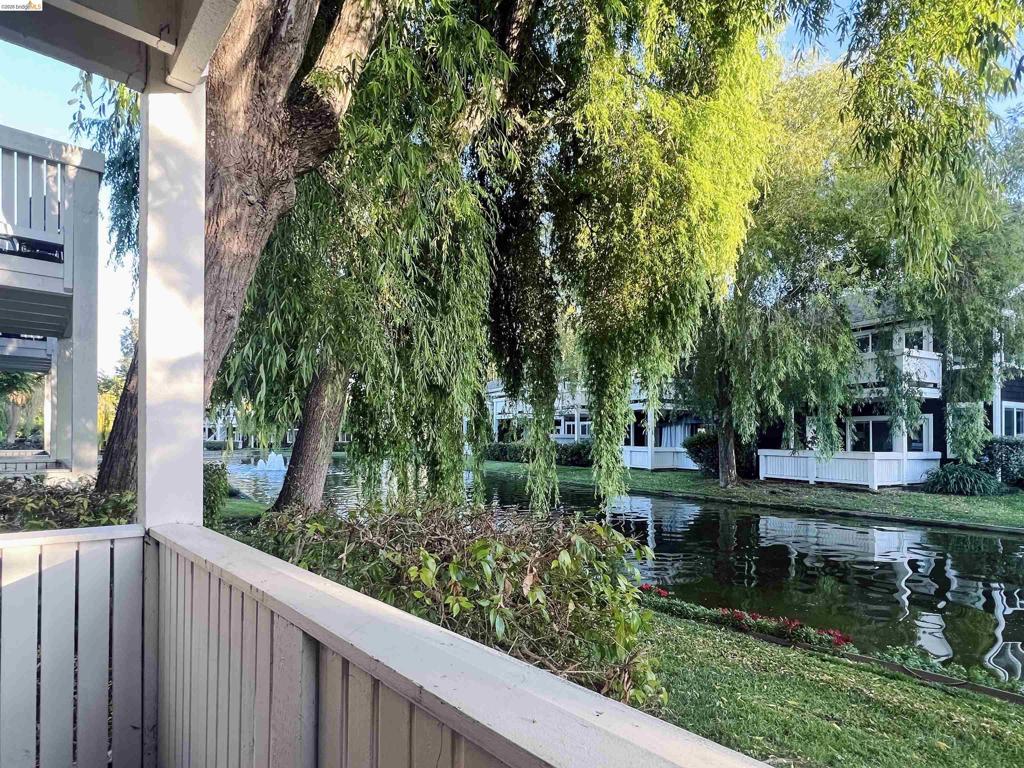 79 Marina Lakes Dr