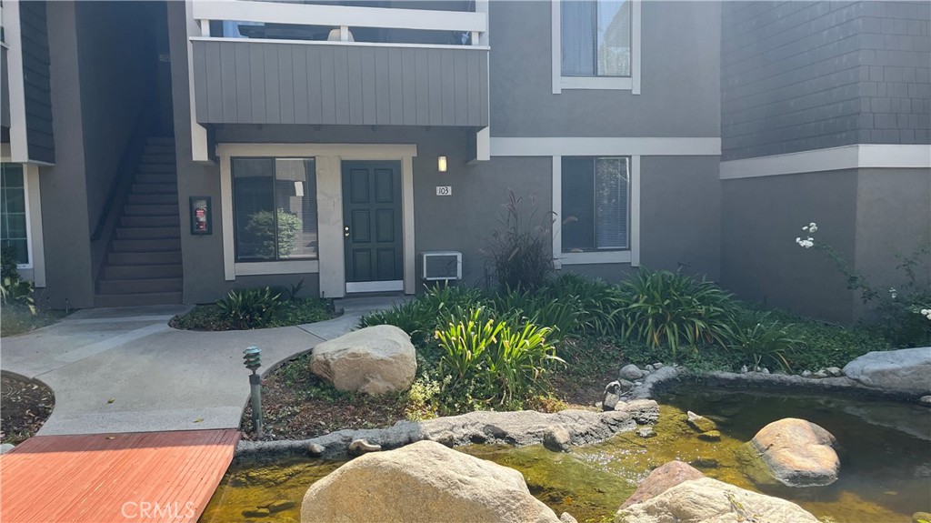 This condo is in a desirable residential area, ground level, 2 bedrooms, 1 bathroom separate sink, large living room w/window air-con, storage closet, dinning area joint with kitchen, electric cooking range, w/microwave oven above cooking range, dishwasher, bay window of kitchen. good size of bedroom with closet. Kitchen leads to private back yard, Park like environment surround, stream makes neighborhood looked elegant. Outstanding elementary, middle and high schools near by, close to shopping center and dinning.