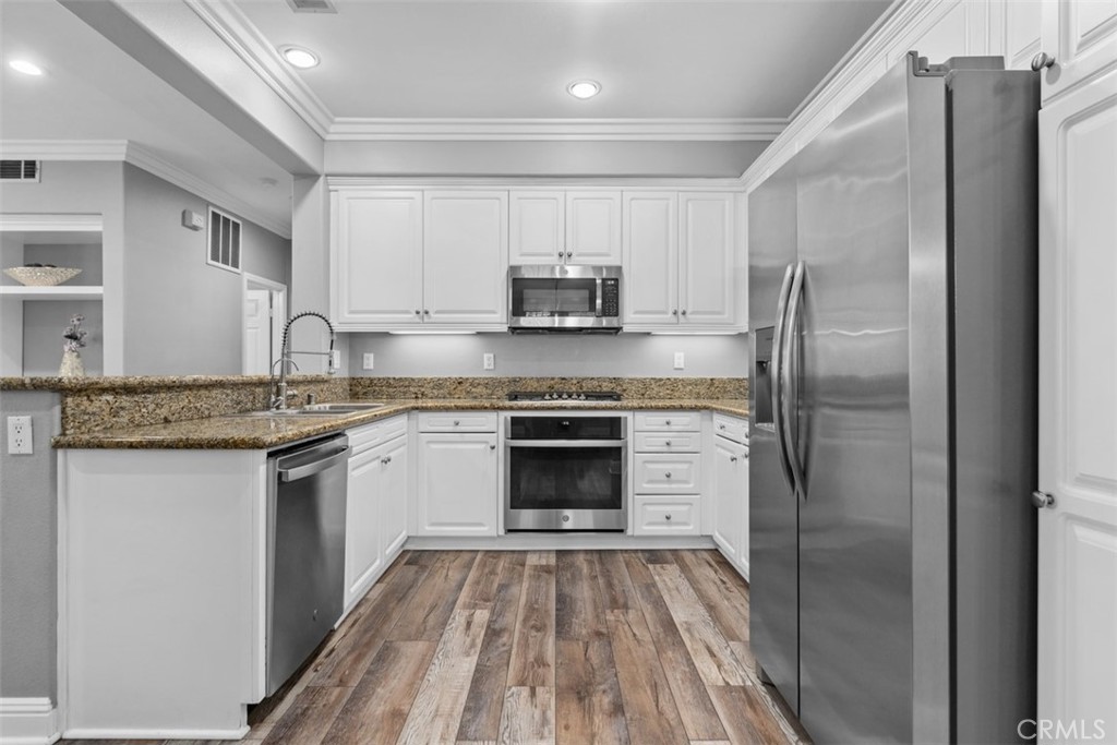 12 Globe Lane, Ladera Ranch CA 92694 - Photo 19