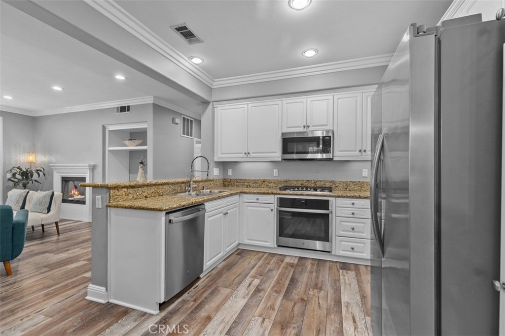 12 Globe Lane, Ladera Ranch CA 92694 - Photo 18