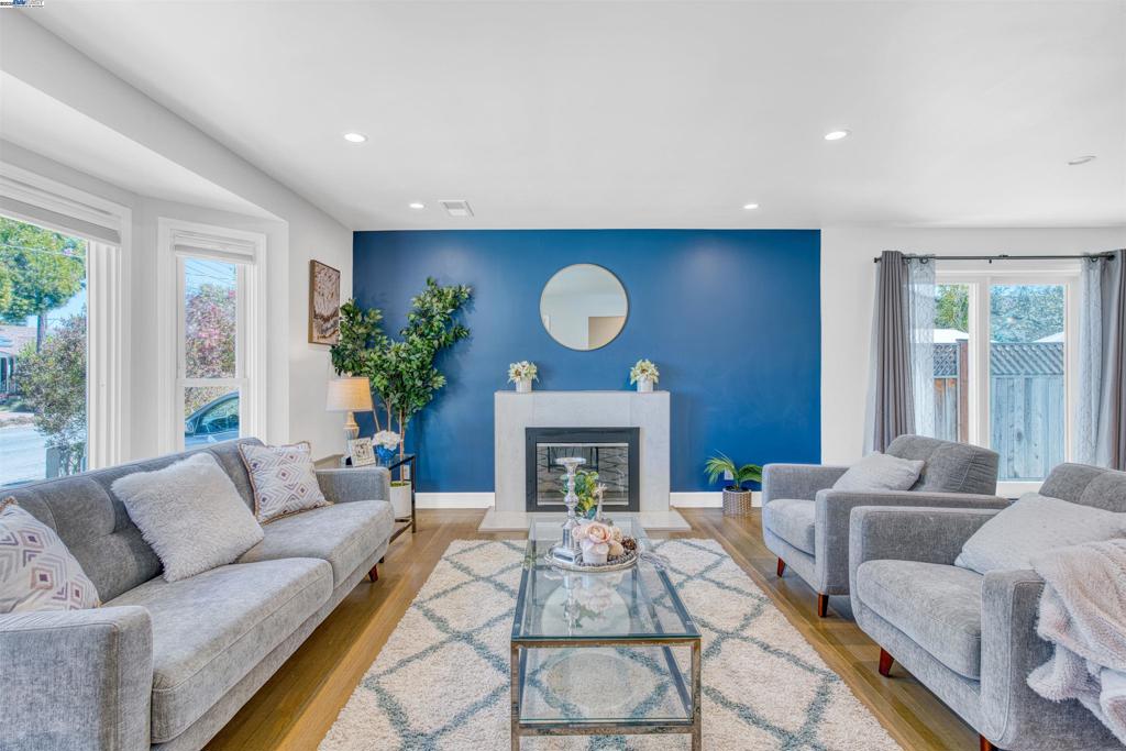 FARRELLY POND - Residential