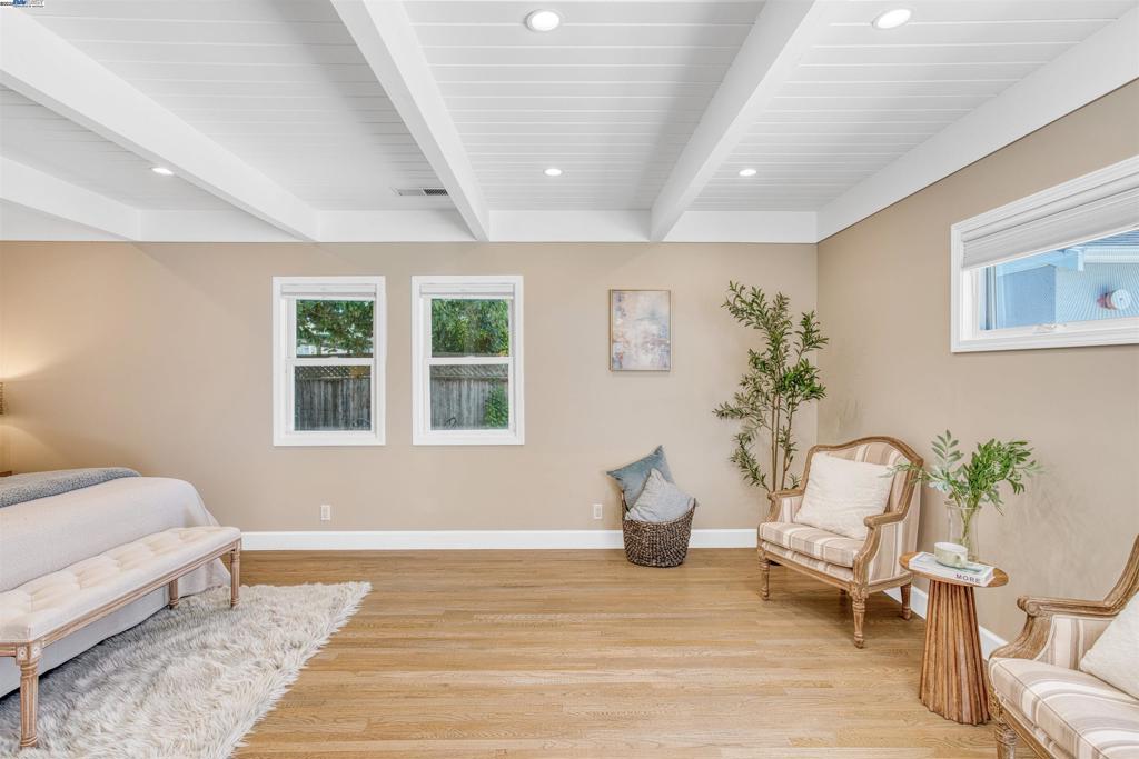 FARRELLY POND - Residential
