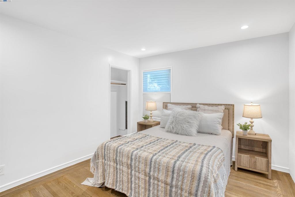 FARRELLY POND - Residential