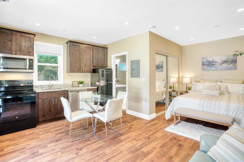FARRELLY POND - Residential