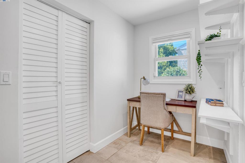 FARRELLY POND - Residential
