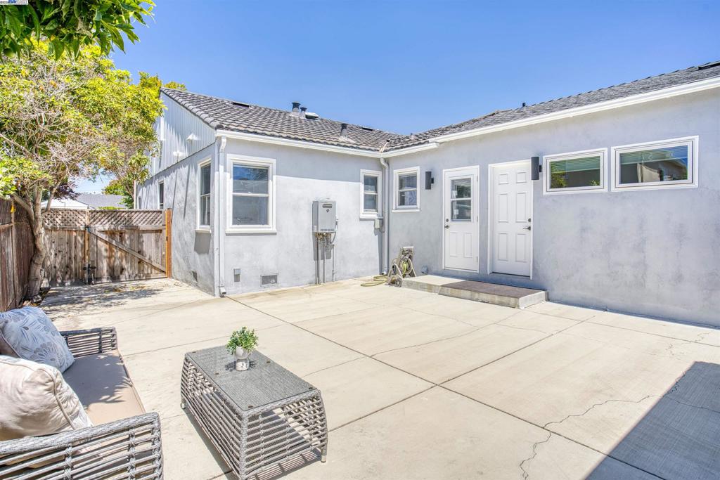 FARRELLY POND - Residential