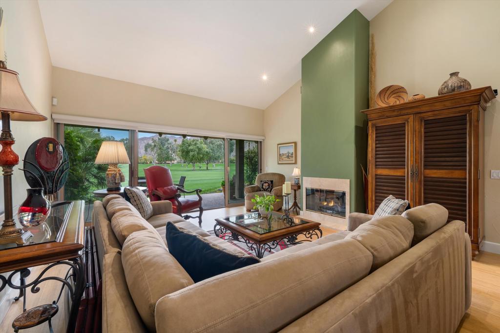 LQCC Villas of LQ - Residential